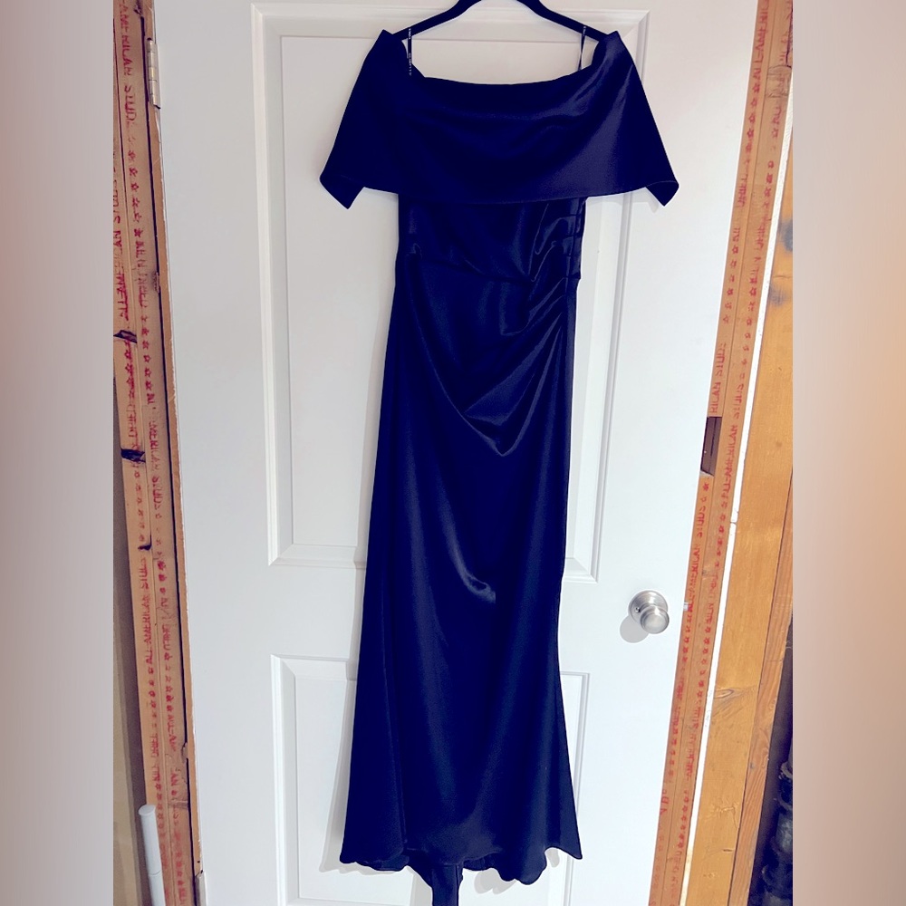 Vince Camuto Off shoulder floor length navy dress